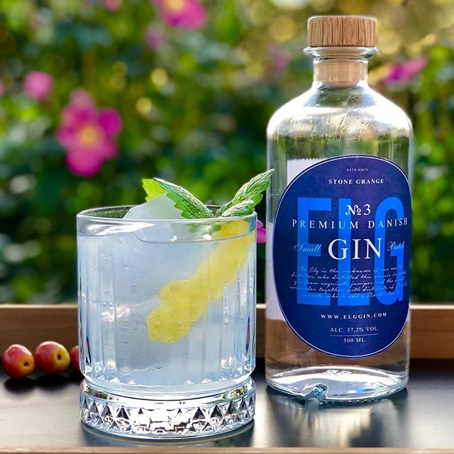 Navy Strenght - a sailor strong gin that fits perfectly in your drink